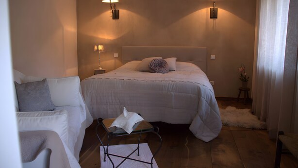 4 bedrooms, bed sheets - Domaine de Jassevove (Millau)
