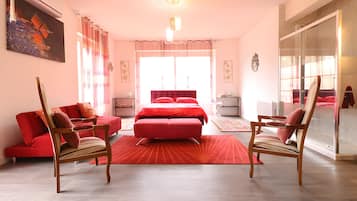 8 bedrooms, iron/ironing board, WiFi, bed sheets