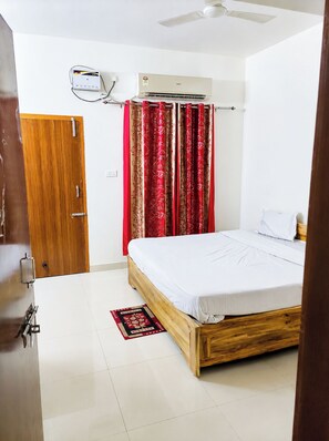 Hypo-allergenic bedding, desk, soundproofing, free WiFi - Hotel Shivansh R Inn Bhubaneswar (Bhubaneswar)