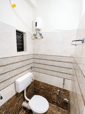 Bathroom - Hotel Shivansh R Inn Bhubaneswar (Bhubaneswar)