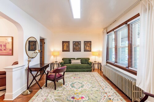 Historic 2BR with Deck, Games & Garage