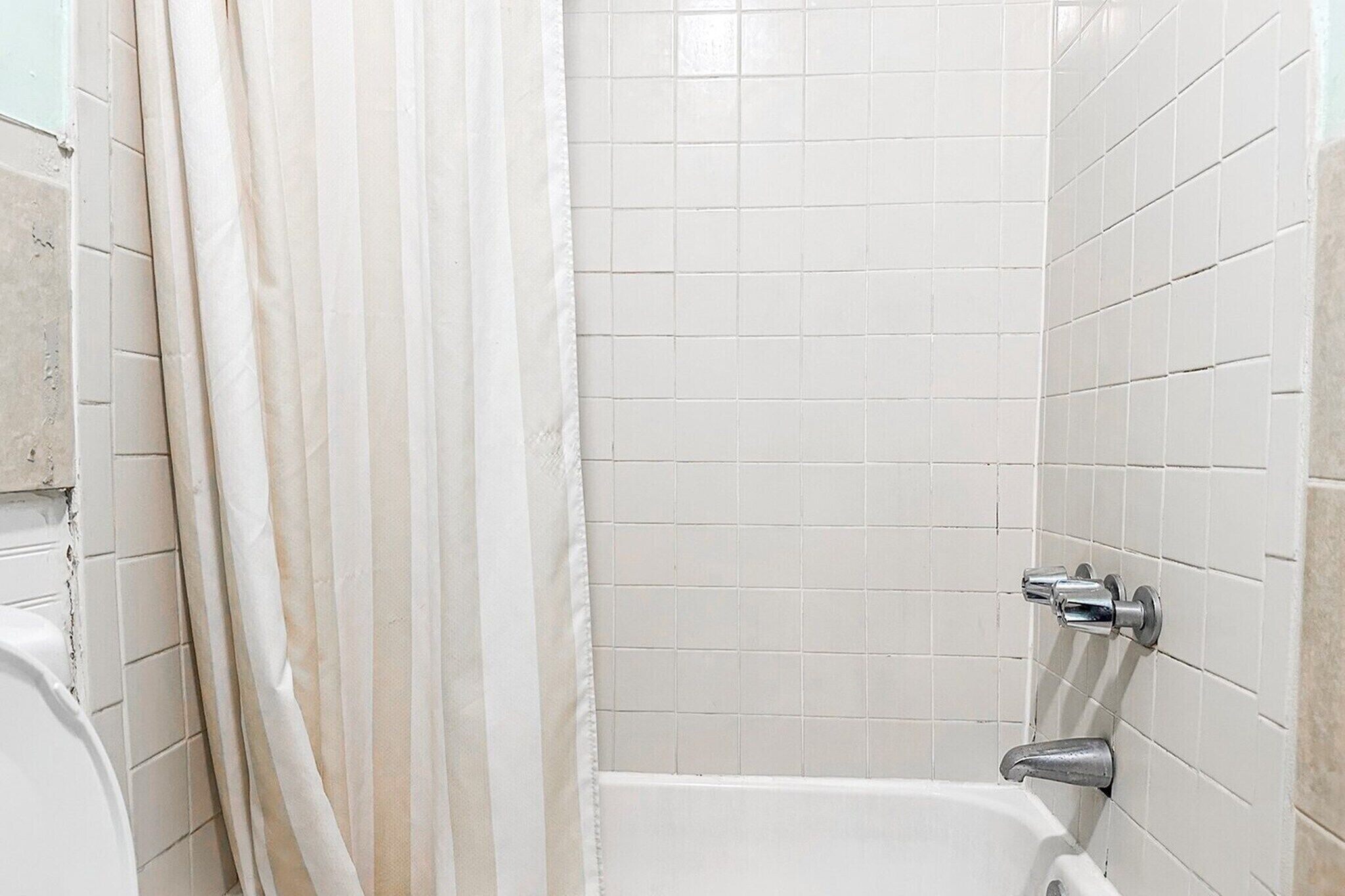 Shower, towels