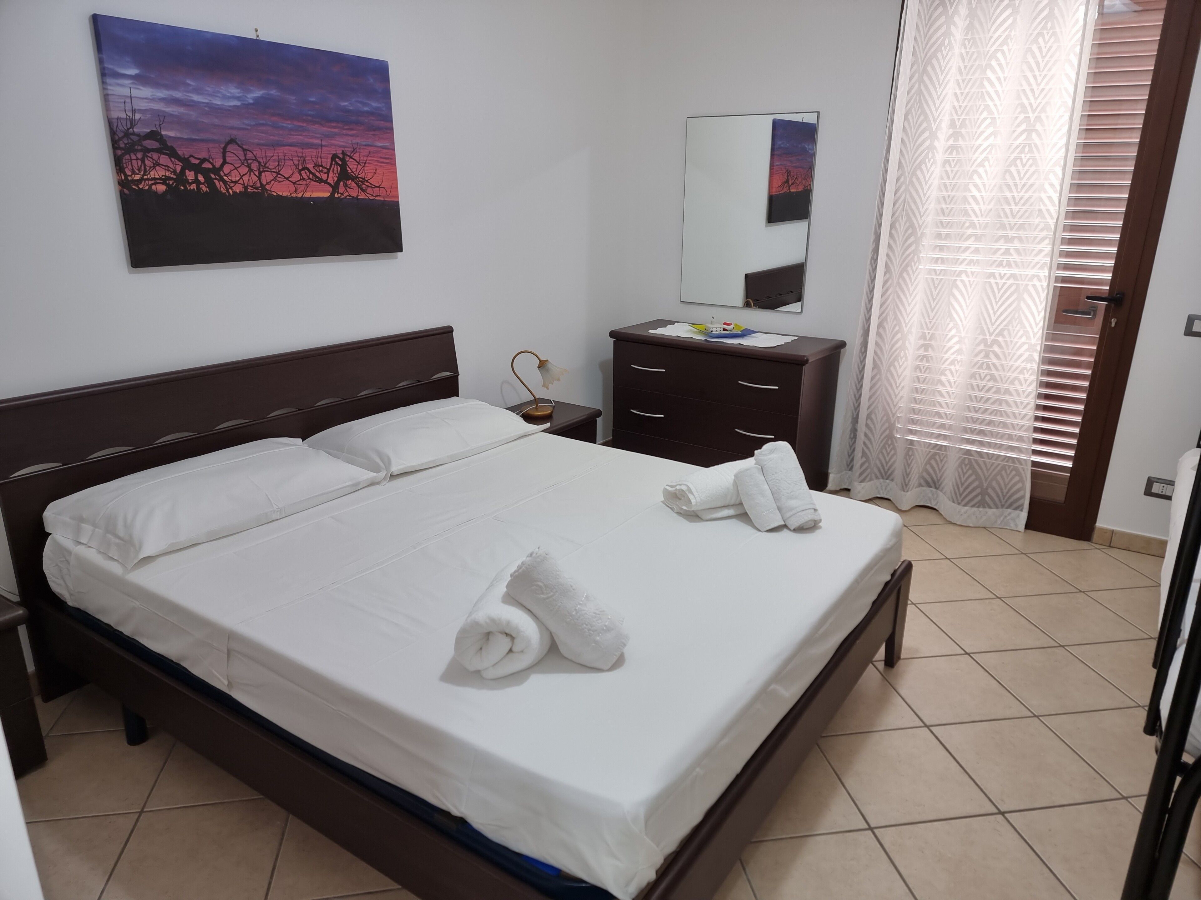 4 bedrooms, bed sheets