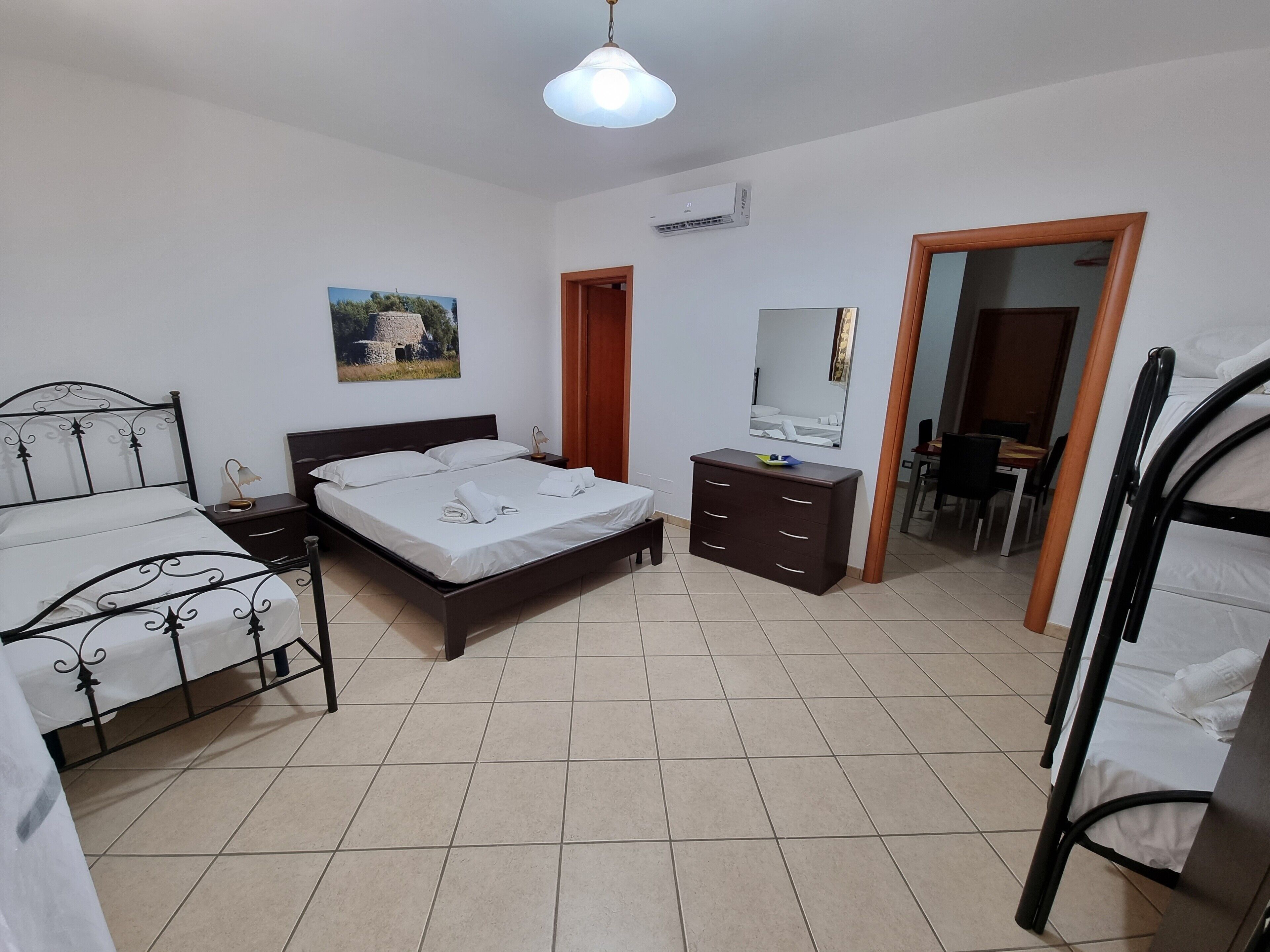 4 bedrooms, WiFi, bed sheets