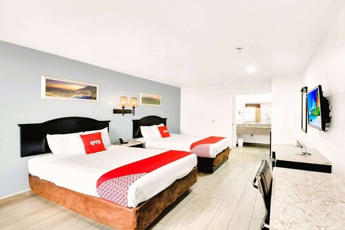 2 Queen Bed | Smoking