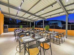 Tempat makan outdoor