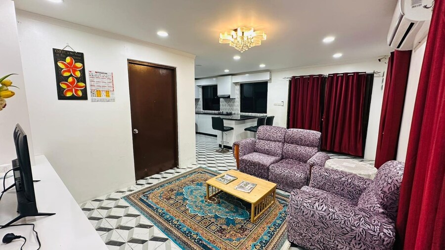 Demberly's Hideaway