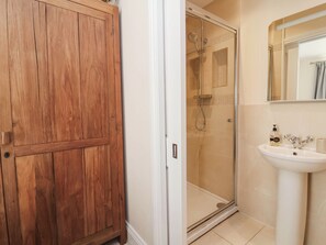 Shower - Sea Vista (Bideford)