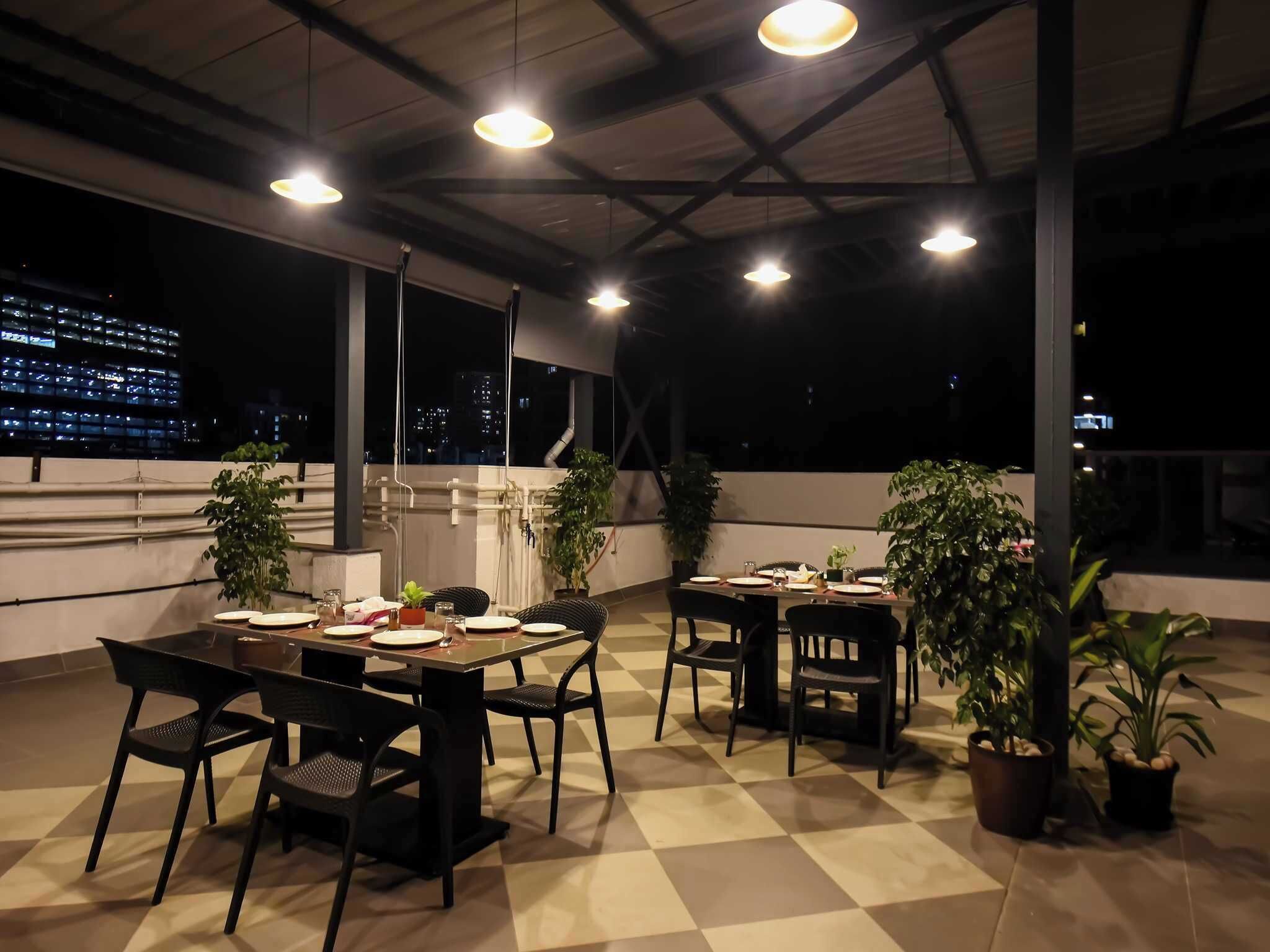 Khu ẩm thực ngoài trời