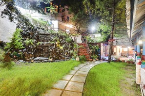 Khuôn viên nơi lưu trú