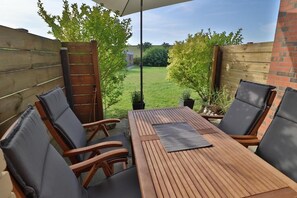 Outdoor dining - Stylish and authentic vacation rental in Friedrichskoog – Perfectly located (Friedrichskoog)