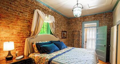 Historic Maryville Charm Private Ensuite