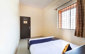Basic Room - Hotel Sri Meda Marketing (Banglore)