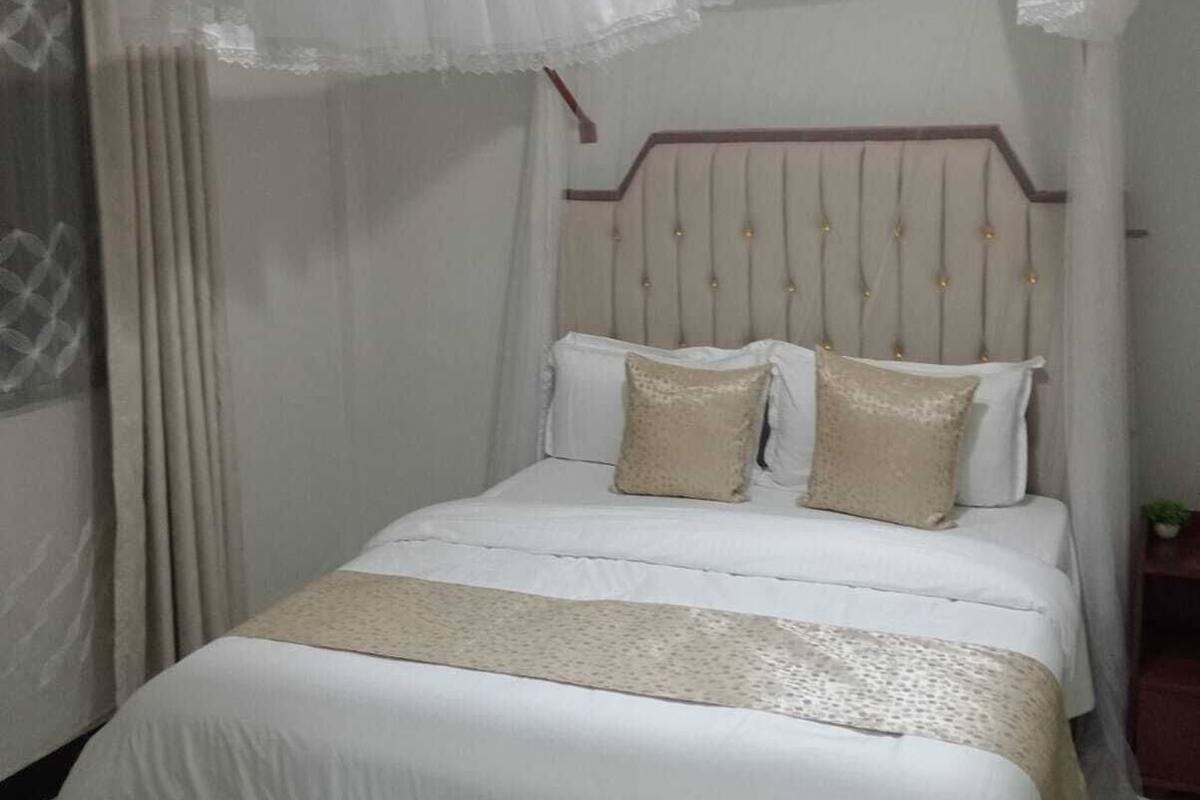 In-room safe, desk, laptop workspace, soundproofing