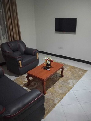Comfort Double or Twin Room, Balcony, Mountain View | Living area - Paki hotels Arusha  (Arusha)