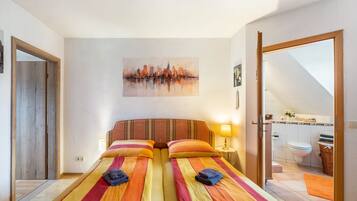2 bedrooms, iron/ironing board, WiFi, bed sheets