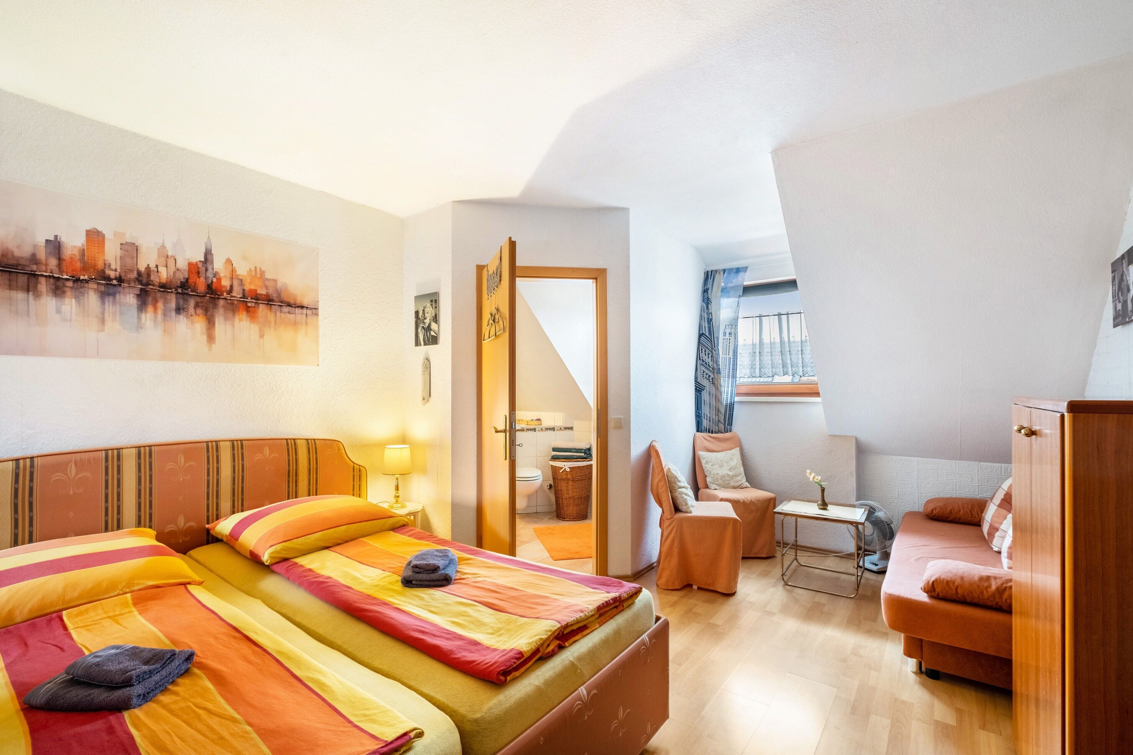 2 chambres, fer et planche à repasser, Wi-Fi, draps fournis