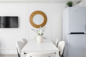 Dining - Maida Vale Apartments (London)