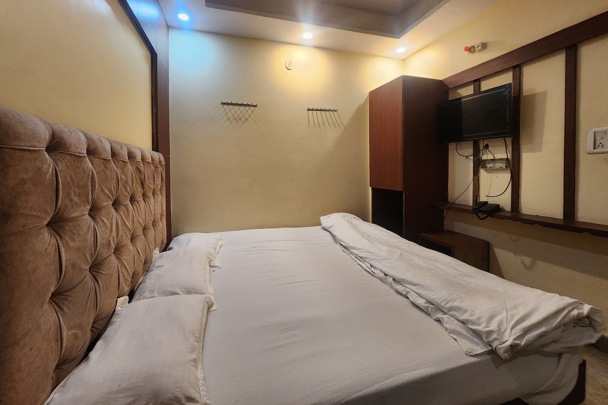 Deluxe Room | WiFi (free), bed sheets