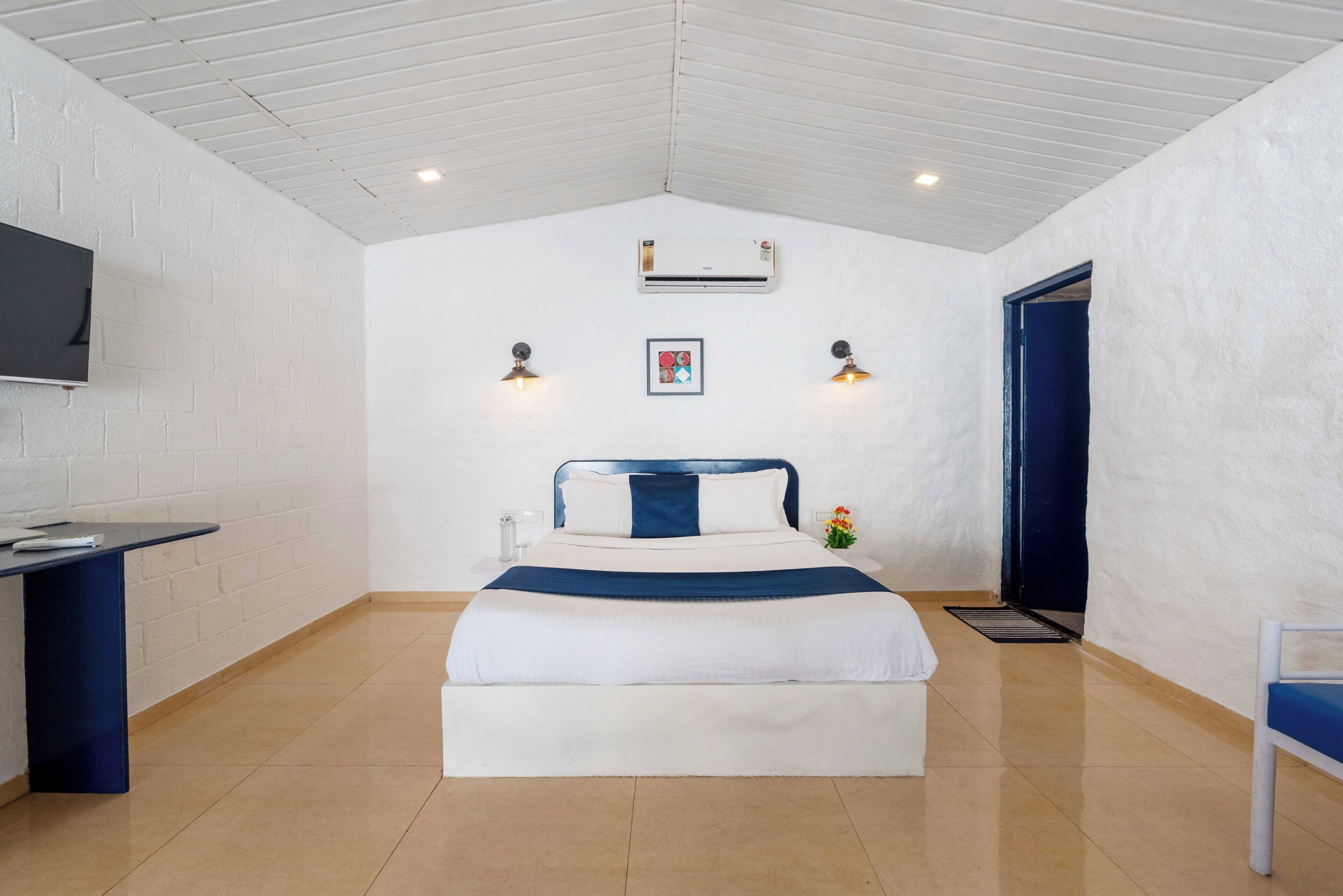 Premium Room | Desk, iron/ironing board (on request), free WiFi, bed sheets