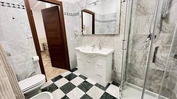 Classic-Doppelzimmer, Stadtblick | Badezimmer