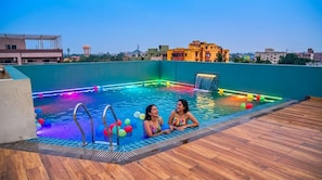 Pool - Hotel Coral Crest Puri – Near Jagannath Temple And Sea Beach (Puri)