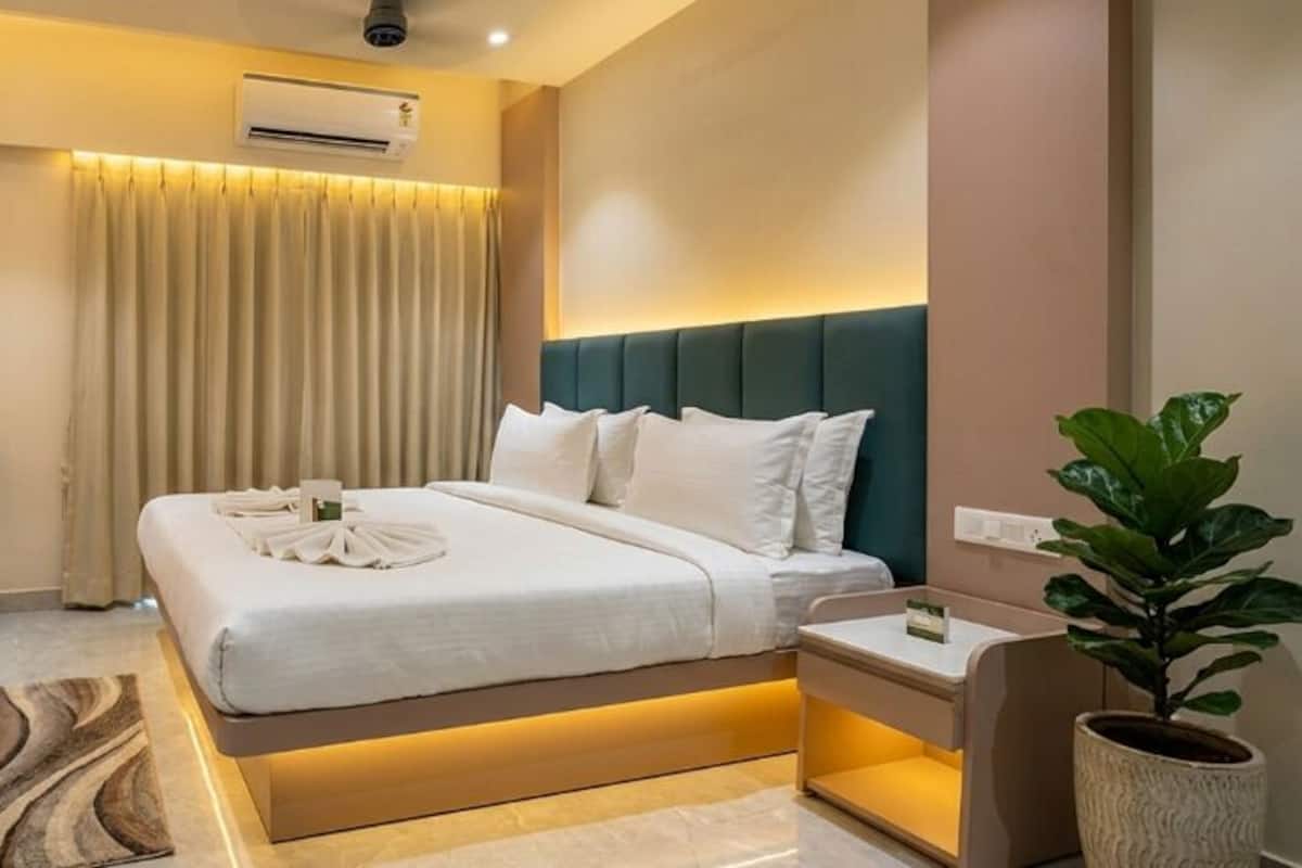 Hypo-allergenic bedding, desk, soundproofing, free WiFi