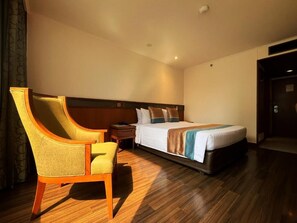 Superior Double Room, City View | WiFi (free), bed sheets - Awtan Sukhumvit (Bangkok)