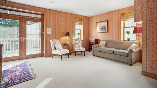 Unclassified image, 1 of 32, button - Olive Street Carriage House | Sleeps 8, Norwalk (Norwalk)