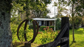 Family House, 3 Bedrooms, Garden View | Property grounds