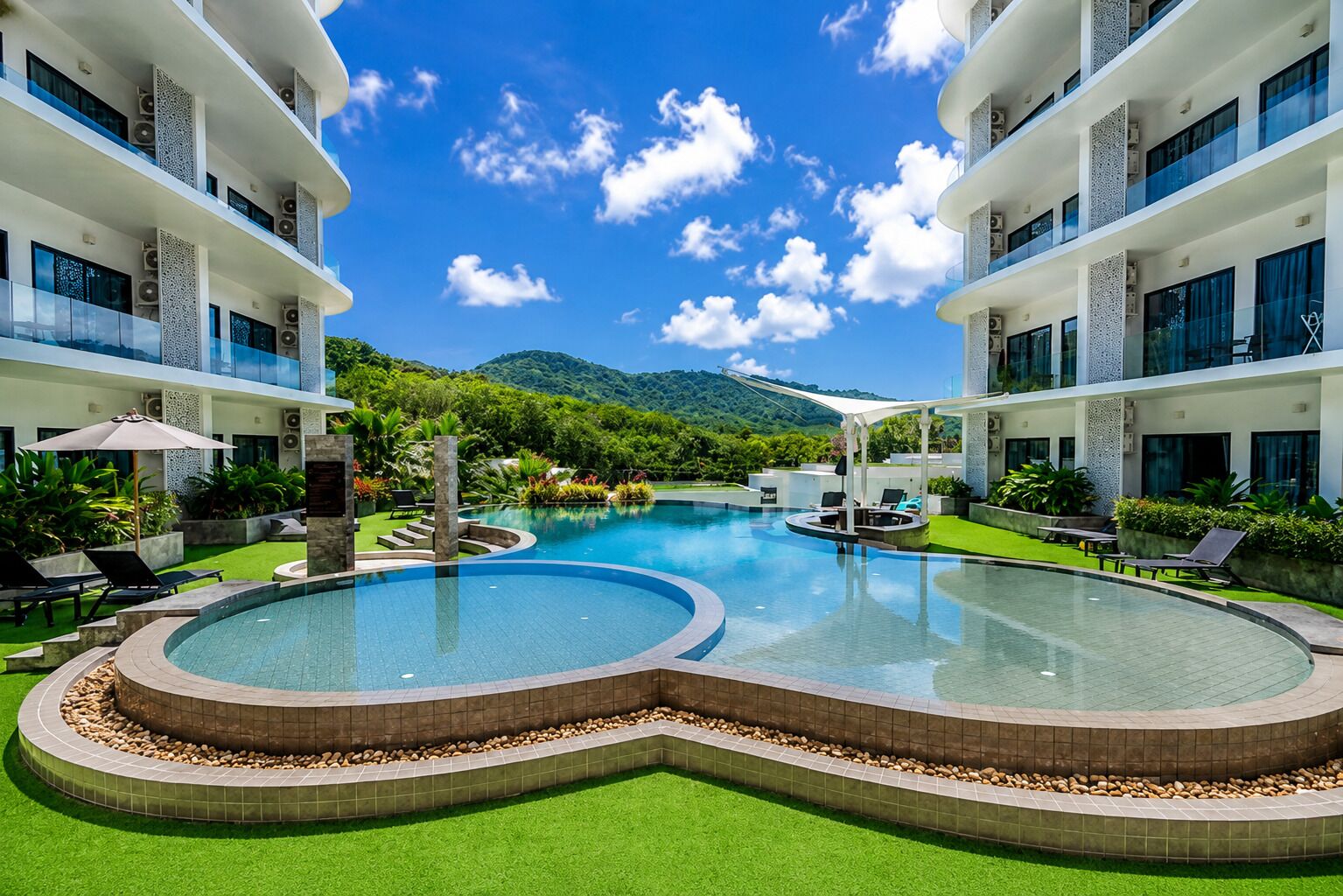 5 outdoor pools