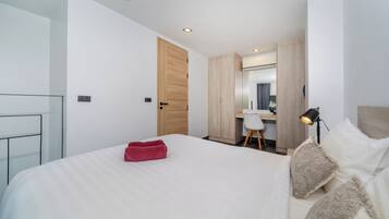 In-room safe, blackout drapes, WiFi (free)