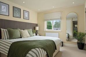 2 bedrooms, iron/ironing board, free WiFi, bed sheets - Modern Home in Gleneagles Village | 2 Bed (Auchterarder)