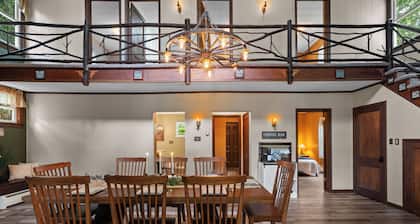 Lakefront Retreat,Sleeps 8, Kayaks & Fishing