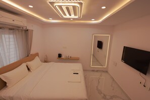 Comfort Room | Desk, blackout curtains, rollaway beds, free WiFi - Hotel Vibrama (Avilali)