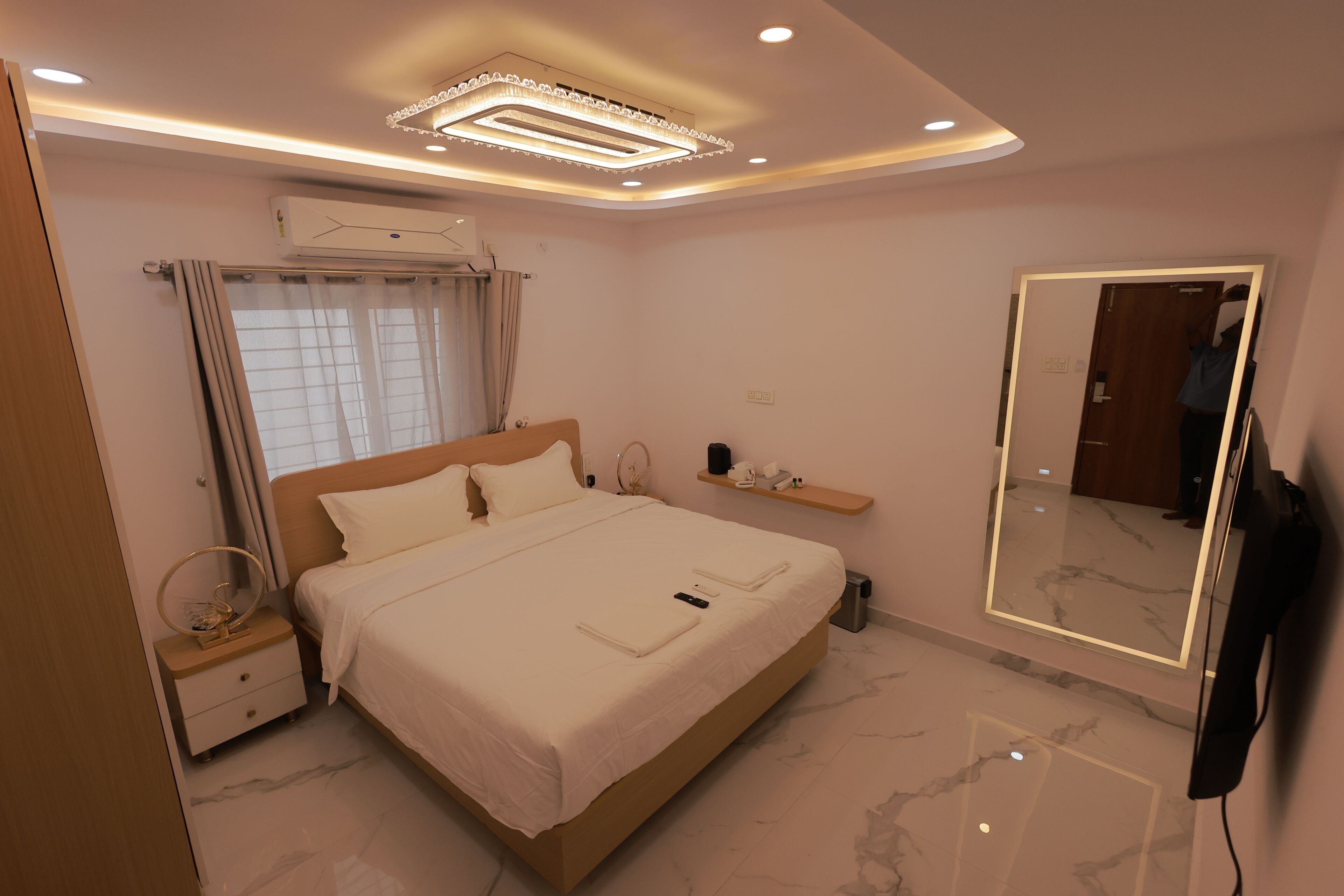 Comfort Room | Desk, blackout curtains, rollaway beds, free WiFi