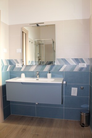 Bagno | Asciugacapelli, asciugamani, sapone, shampoo