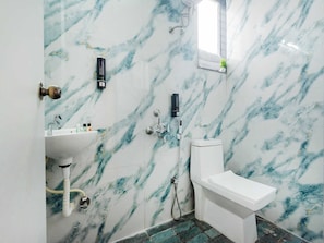 Banheiro | Produtos de toalete grátis, toalhas de banho, sabonete, shampoo