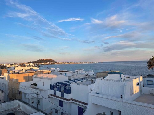 Dar Bhar – Elegant Mediterranean Apartment Overlooking the Sea