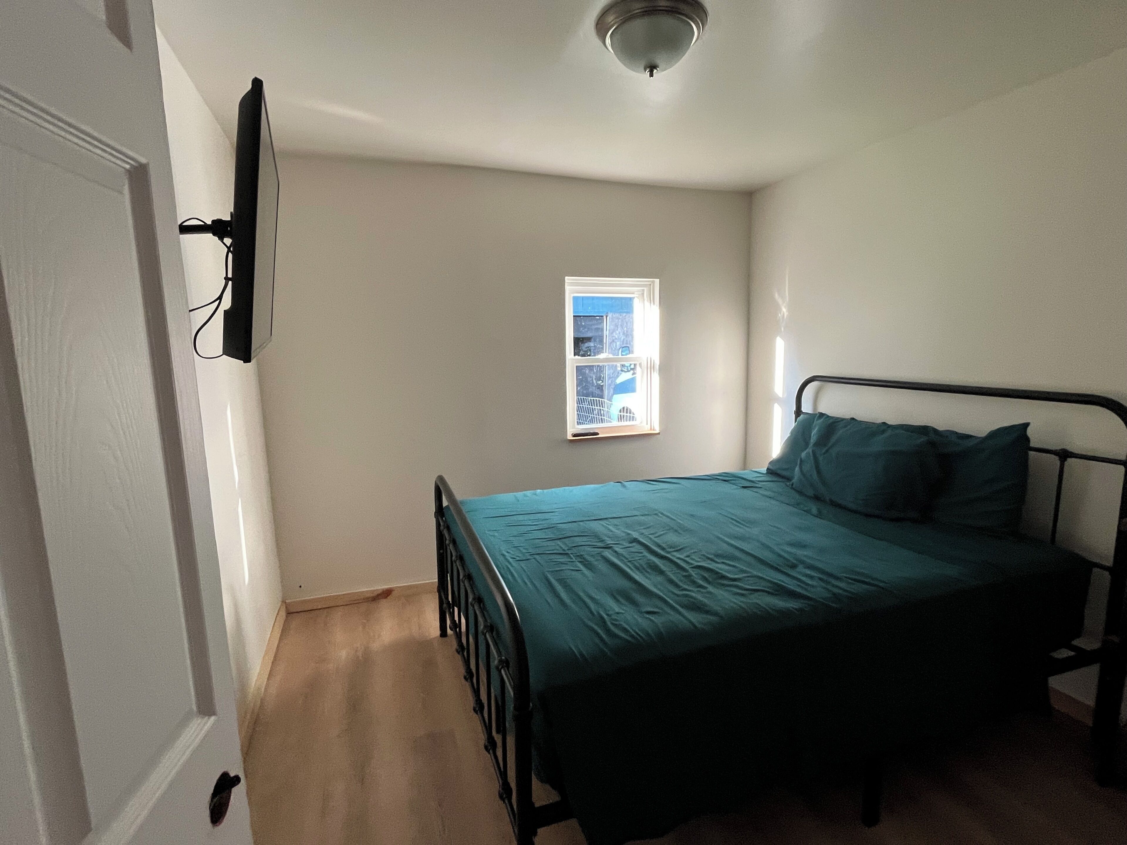 2 bedrooms, WiFi (free), bed sheets