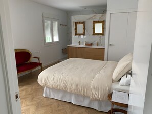 Bügeleisen/Bügelbrett, WLAN, Bettwäsche