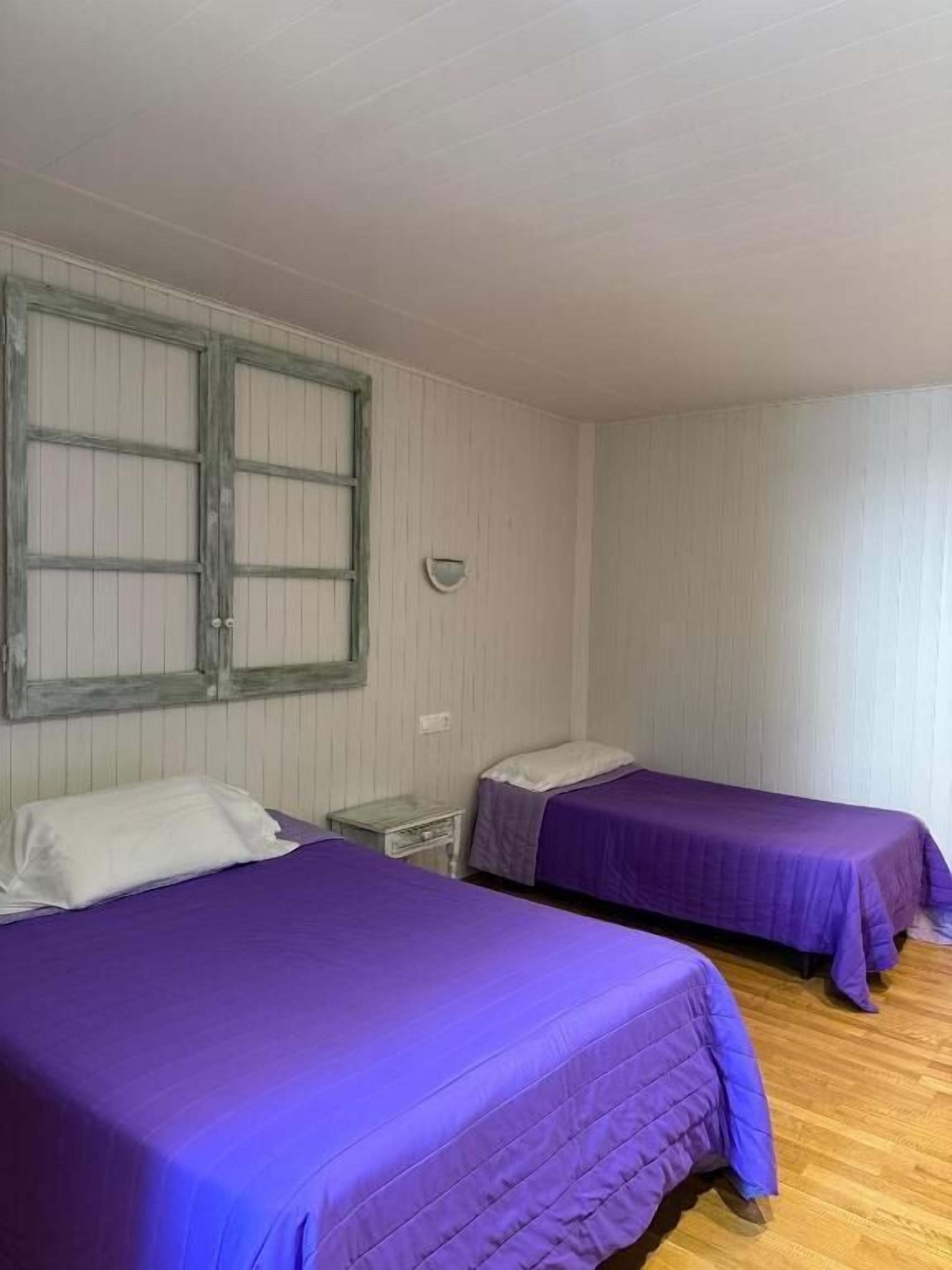 Neljän hengen huone, vuoristonäköala