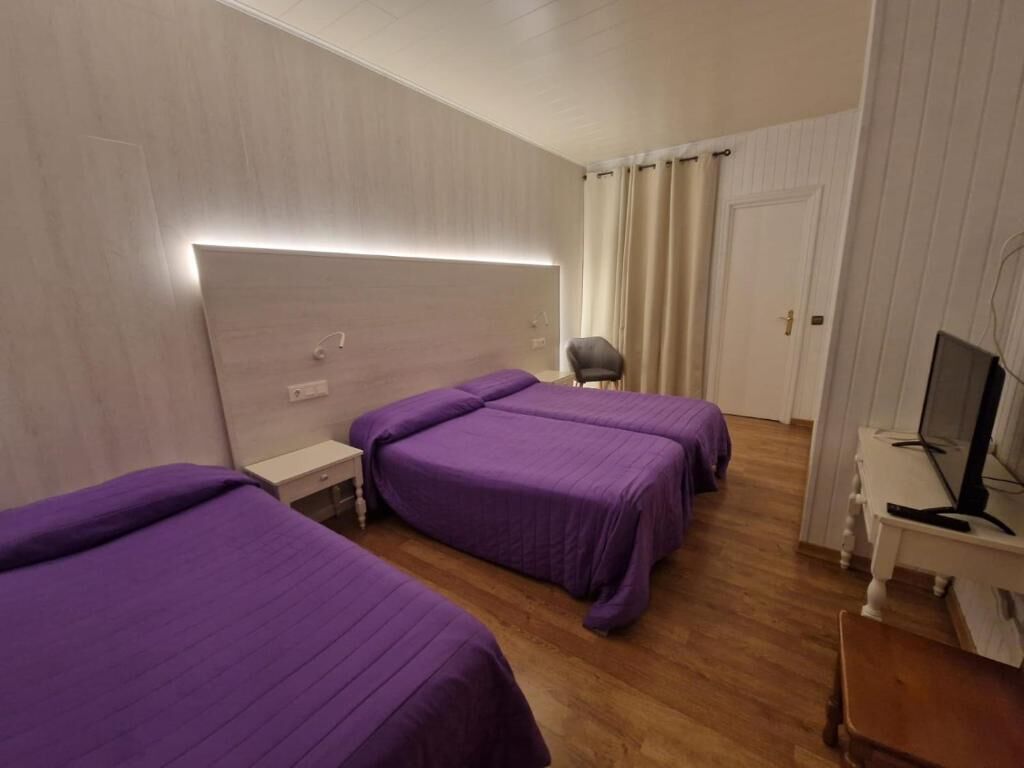 Kolmen hengen huone, vuoristonäköala
