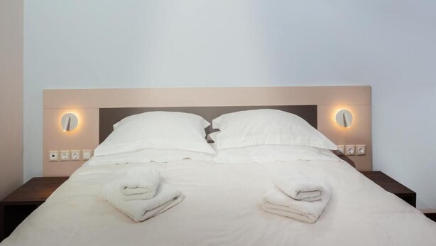 Room - Erofli Hotel, Classic Double Room w/ Mountain View (Portaria)