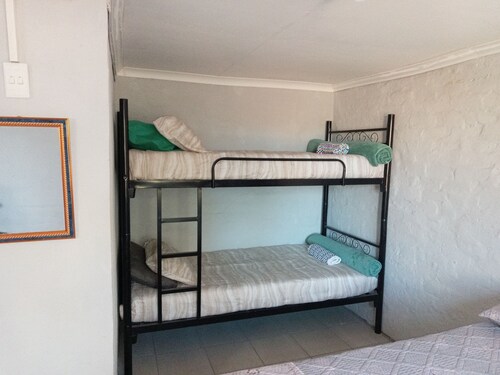 Cozy Self Catering Unit in De Wet Street