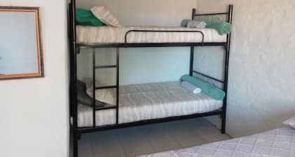 Cozy Self Catering Unit in De Wet Street