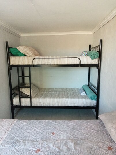 Cozy Self Catering Unit in De Wet Street