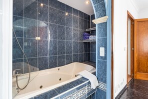 Bathroom - Villa 'Russadir' with Private Pool, Wi-Fi and Air Conditioning (Santanyí)