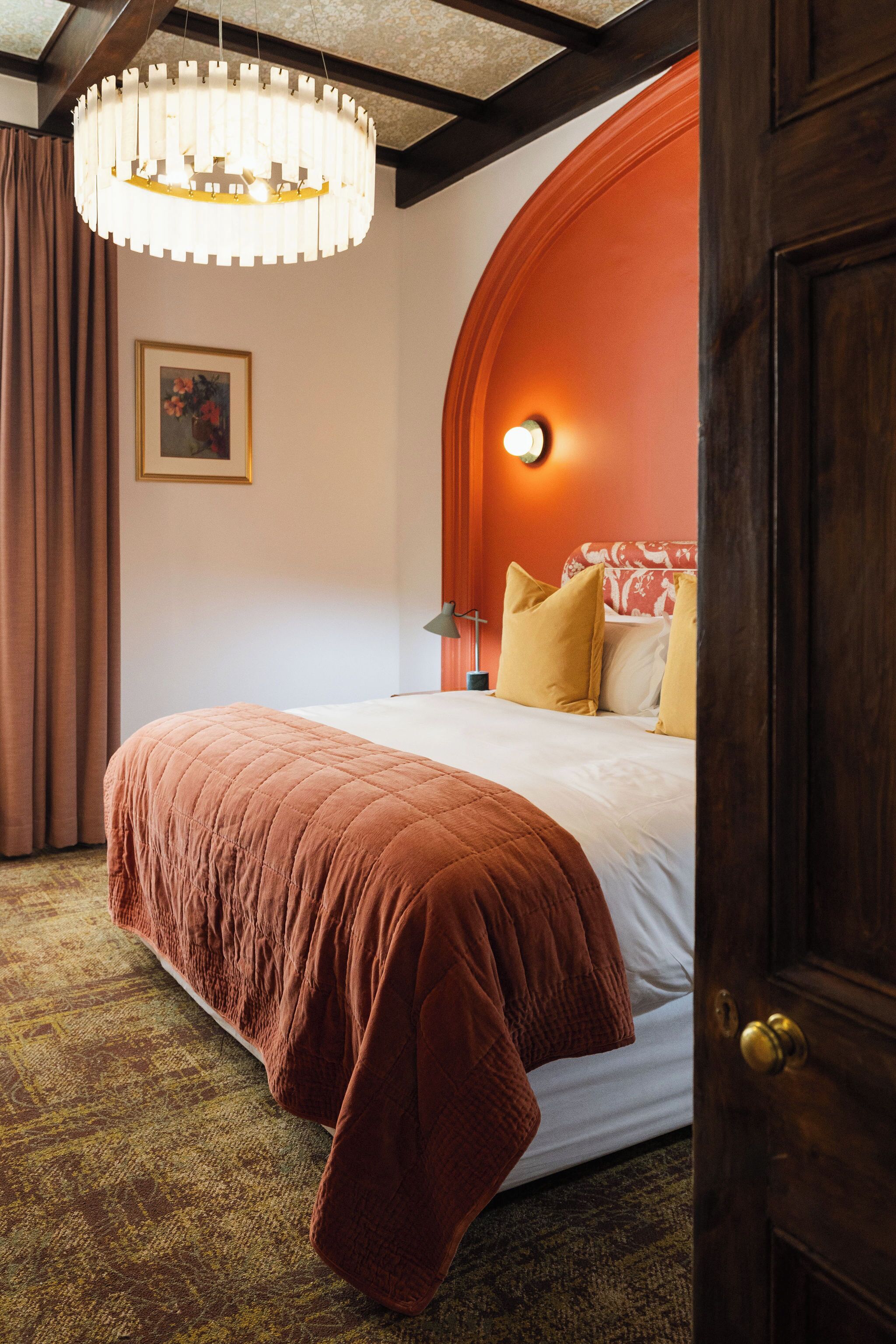 Classic Double or Twin Room, Garden View | Free minibar, in-room safe, desk, laptop workspace