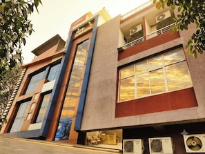 Fachada de la propiedad